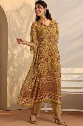 Women ethnic motifs printed regular kurta with trousers