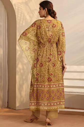 Women ethnic motifs printed regular kurta with trousers