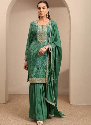 Women ethnic motifs printed regular thread work kurta with sharara & with dupatta 1