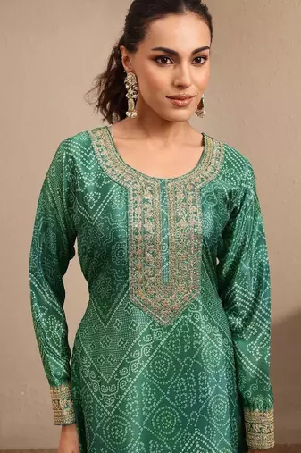 Women ethnic motifs printed regular thread work kurta with sharara & with dupatta