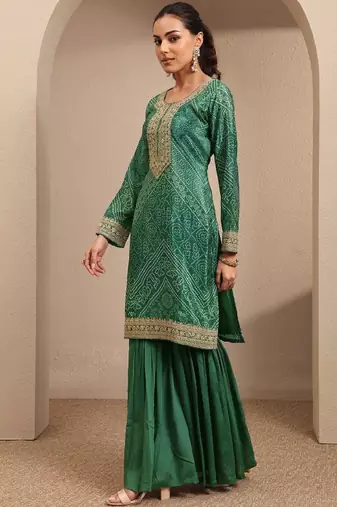 Women ethnic motifs printed regular thread work kurta with sharara & with dupatta