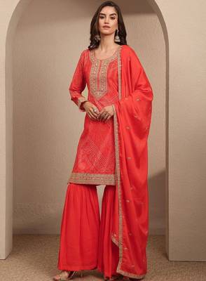Women ethnic motifs printed regular thread work kurta with sharara & with dupatta 1