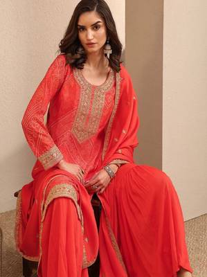 Women ethnic motifs printed regular thread work kurta with sharara & with dupatta 3
