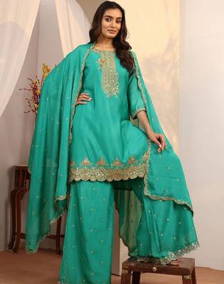 Women ethnic motifs embroidered regular sequinned kurta with sharara & with dupatta 1