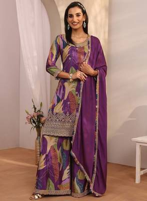 Women ethnic motifs printed regular thread work kurta with sharara & with dupatta 1
