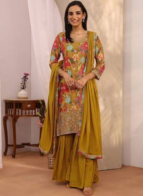 Women floral printed regular thread work kurta with sharara & with dupatta 1