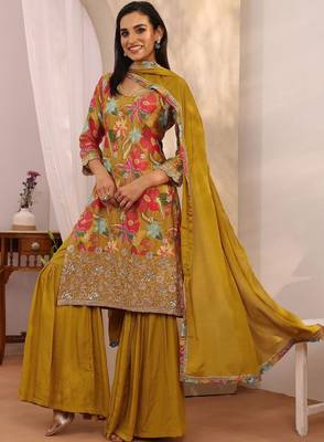 Women floral printed regular thread work kurta with sharara & with dupatta 2