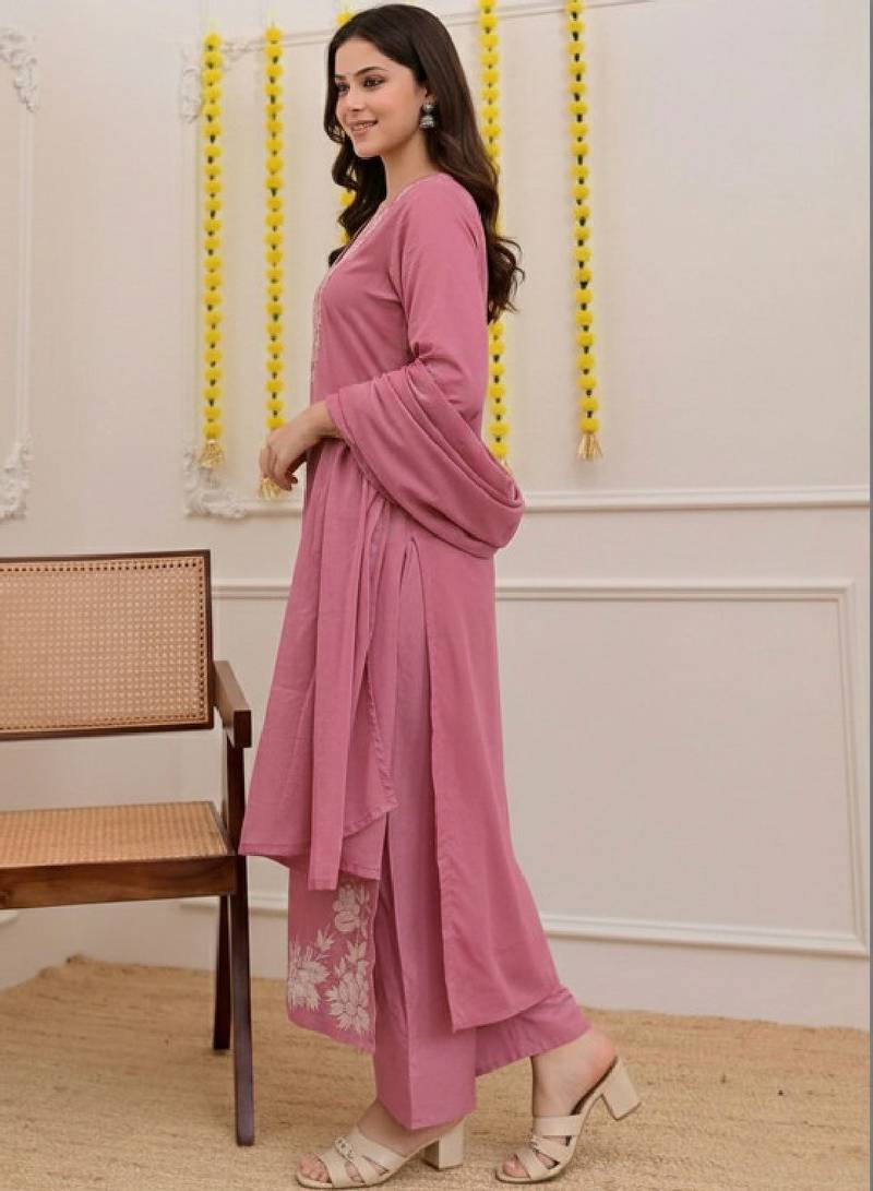 Women floral embroidered regular thread work kurta with trousers & with dupatta