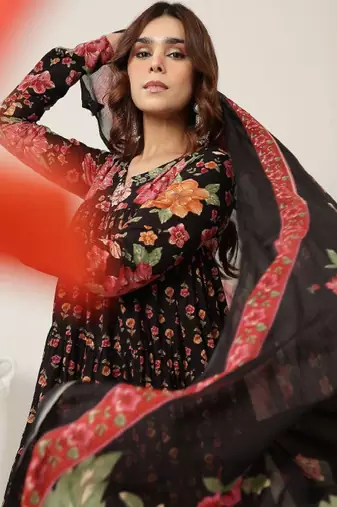 Women floral printed tiered pure cotton kurta with trousers & with dupatta