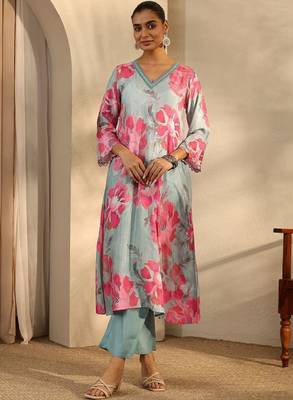 Women floral printed regular kurta with trousers 1