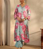 Women floral printed regular kurta with trousers