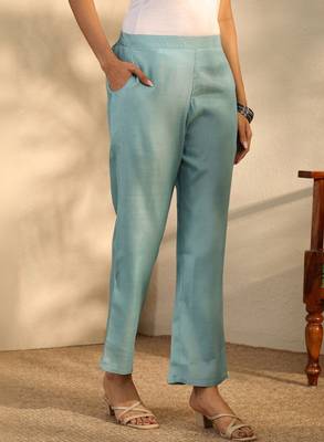 Women floral printed regular kurta with trousers 3