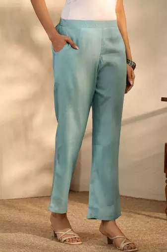 Women floral printed regular kurta with trousers