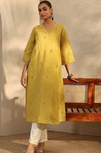 Women floral embroidered thread work kurta