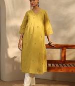 Women floral embroidered thread work kurta