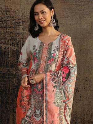 Women floral printed regular kurta with trousers & with dupatta 3