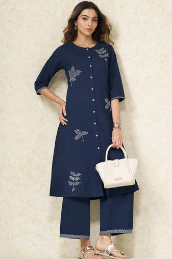 Women ethnic motifs embroidered regular thread work pure cotton kurta with palazzos