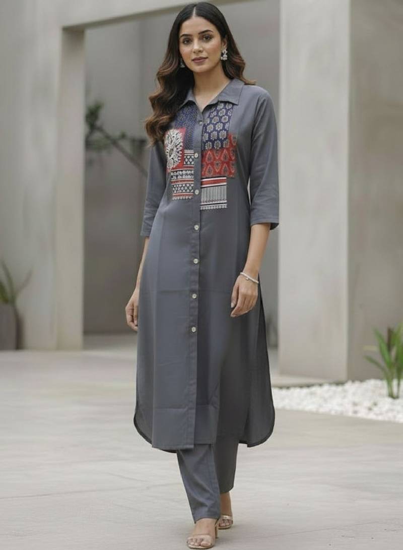 Women ethnic motifs printed regular kurta with trousers
