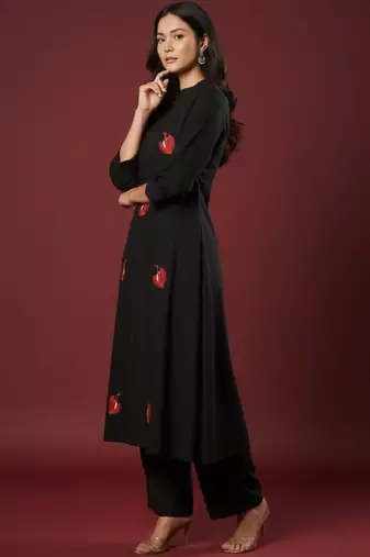 Women ethnic motifs embroidered regular thread work kurta with trousers