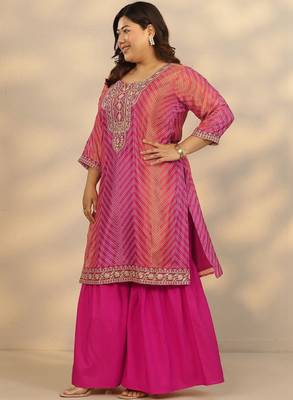 Women ethnic motifs printed regular kurta with sharara & with dupatta 2