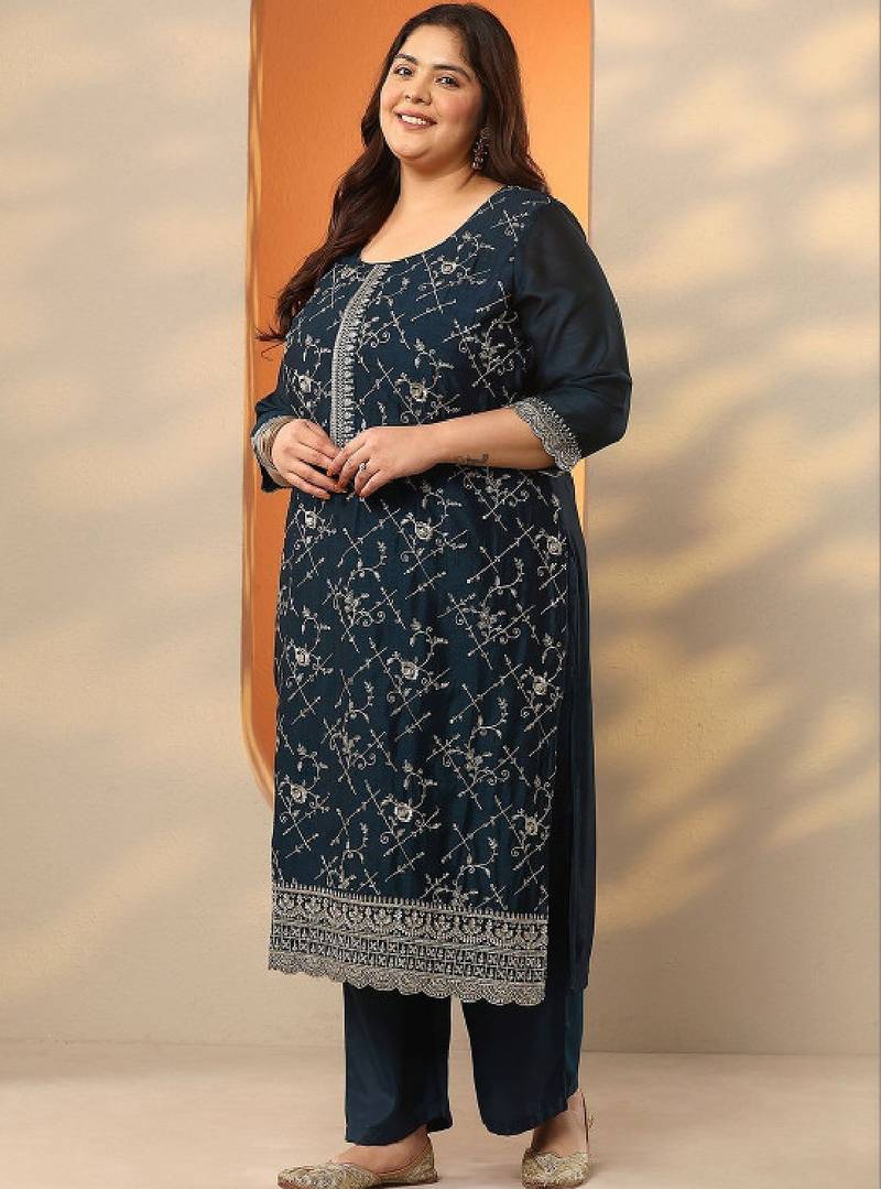 Women ethnic motifs embroidered regular thread work kurta with trousers & with dupatta