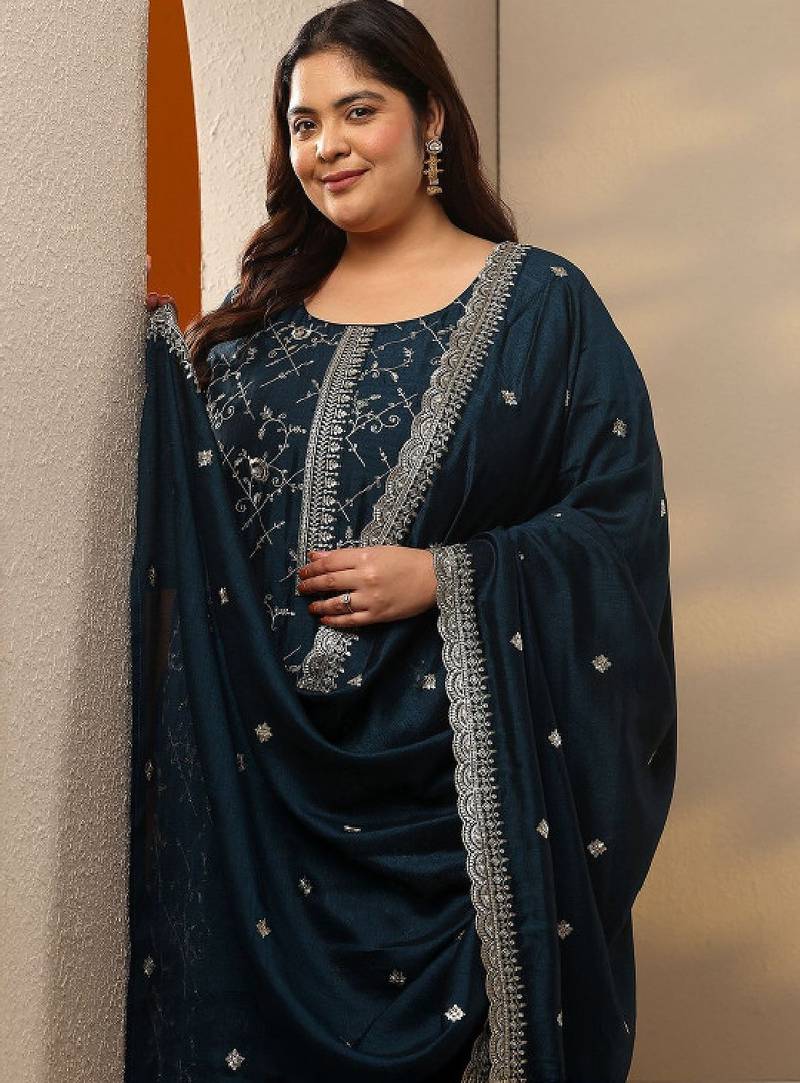 Women ethnic motifs embroidered regular thread work kurta with trousers & with dupatta