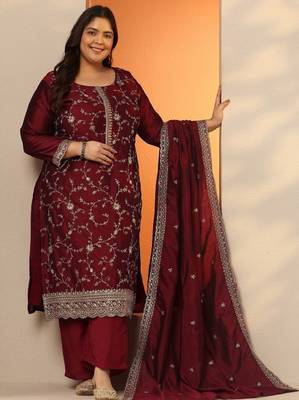 Women floral embroidered regular thread work kurta with trousers & with dupatta 1