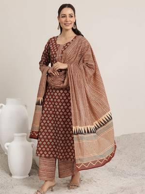 Women floral printed regular sequinned kurta with palazzos & with dupatta 1