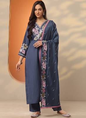 Women floral embroidered regular thread work kurta with trousers & with dupatta 1
