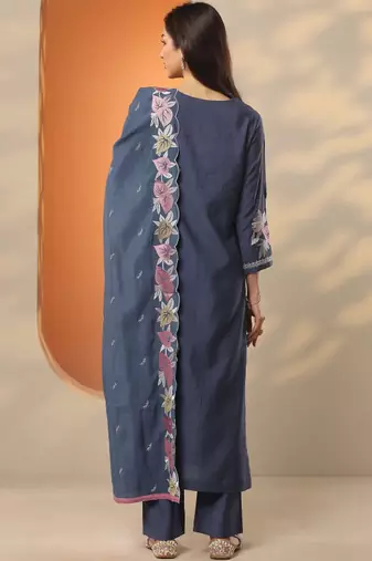 Women floral embroidered regular thread work kurta with trousers & with dupatta