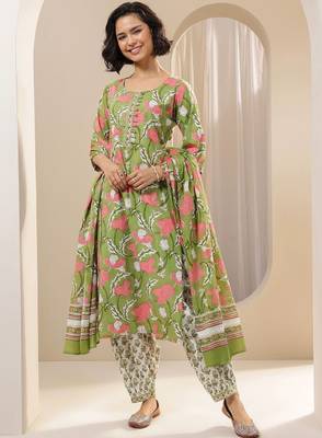 Women floral printed regular kurta with salwar & with dupatta 4