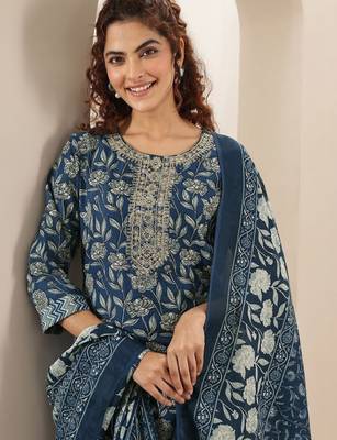 Women floral printed regular mirror work kurta with trousers & with dupatta 1