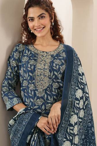 Women floral printed regular mirror work kurta with trousers & with dupatta