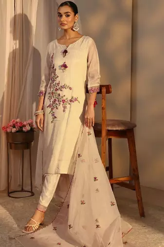 Women floral embroidered regular kurta with trousers & with dupatta