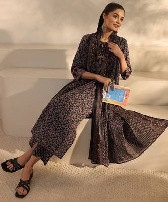 Women floral printed panelled kurta with trousers & with dupatta 1