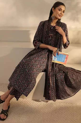Women floral printed panelled kurta with trousers & with dupatta