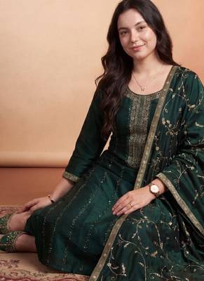 Women ethnic motifs embroidered regular thread work kurta with trousers & with dupatta 2