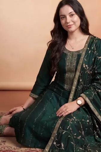 Women ethnic motifs embroidered regular thread work kurta with trousers & with dupatta