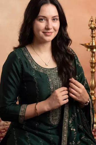 Women ethnic motifs embroidered regular thread work kurta with trousers & with dupatta