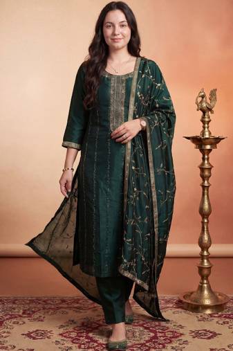 Women ethnic motifs embroidered regular thread work kurta with trousers & with dupatta