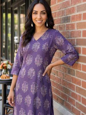 Women ethnic motifs printed regular kurta with trousers 2