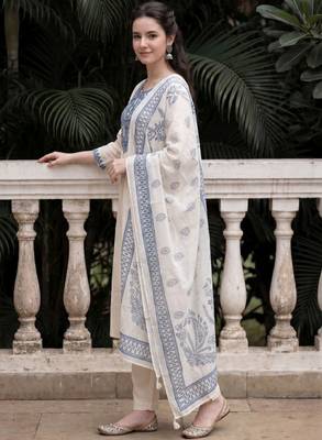 Women ethnic motifs embroidered regular mirror work pure cotton kurta with trousers & with dupatta 3