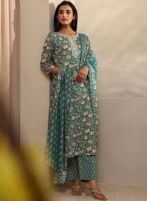 Women floral printed regular thread work kurta with trousers & with dupatta 1