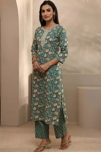 Women floral printed regular thread work kurta with trousers & with dupatta