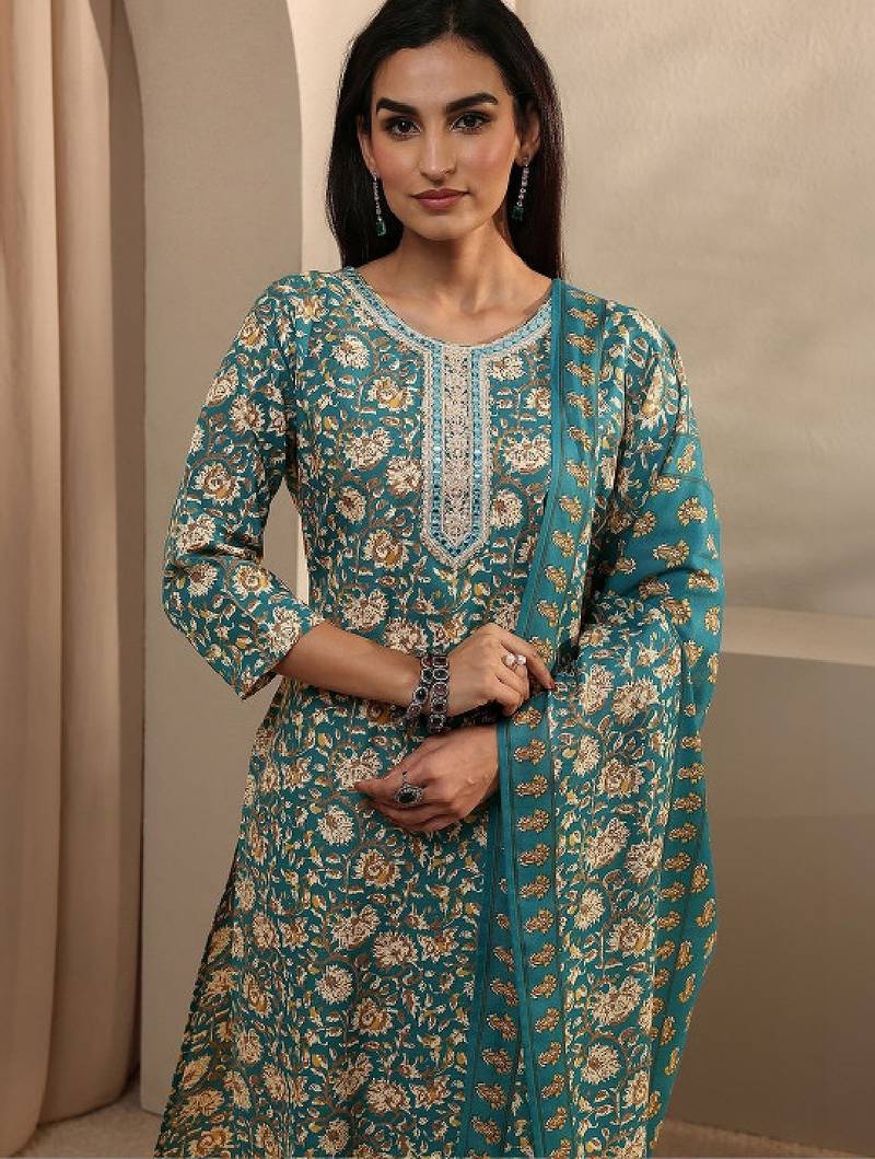 Women floral printed regular thread work kurta with trousers & with dupatta
