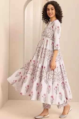 Women floral printed tiered kurta with trousers & with dupatta
