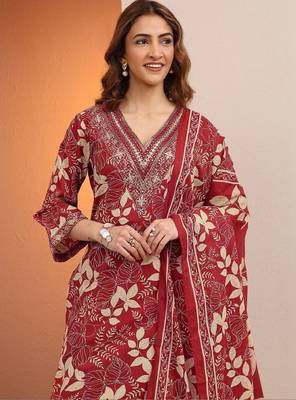 Women floral printed regular thread work kurta with trousers & with dupatta 4