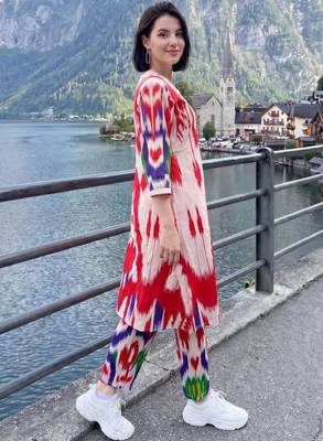 Women ethnic motifs printed regular cotton kurta with trousers 2