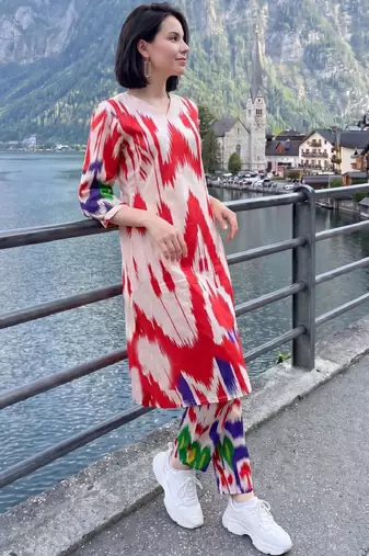 Women ethnic motifs printed regular cotton kurta with trousers