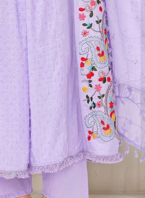 Women ethnic motifs embroidered empire thread work pure cotton kurta with trousers & with dupatta 3